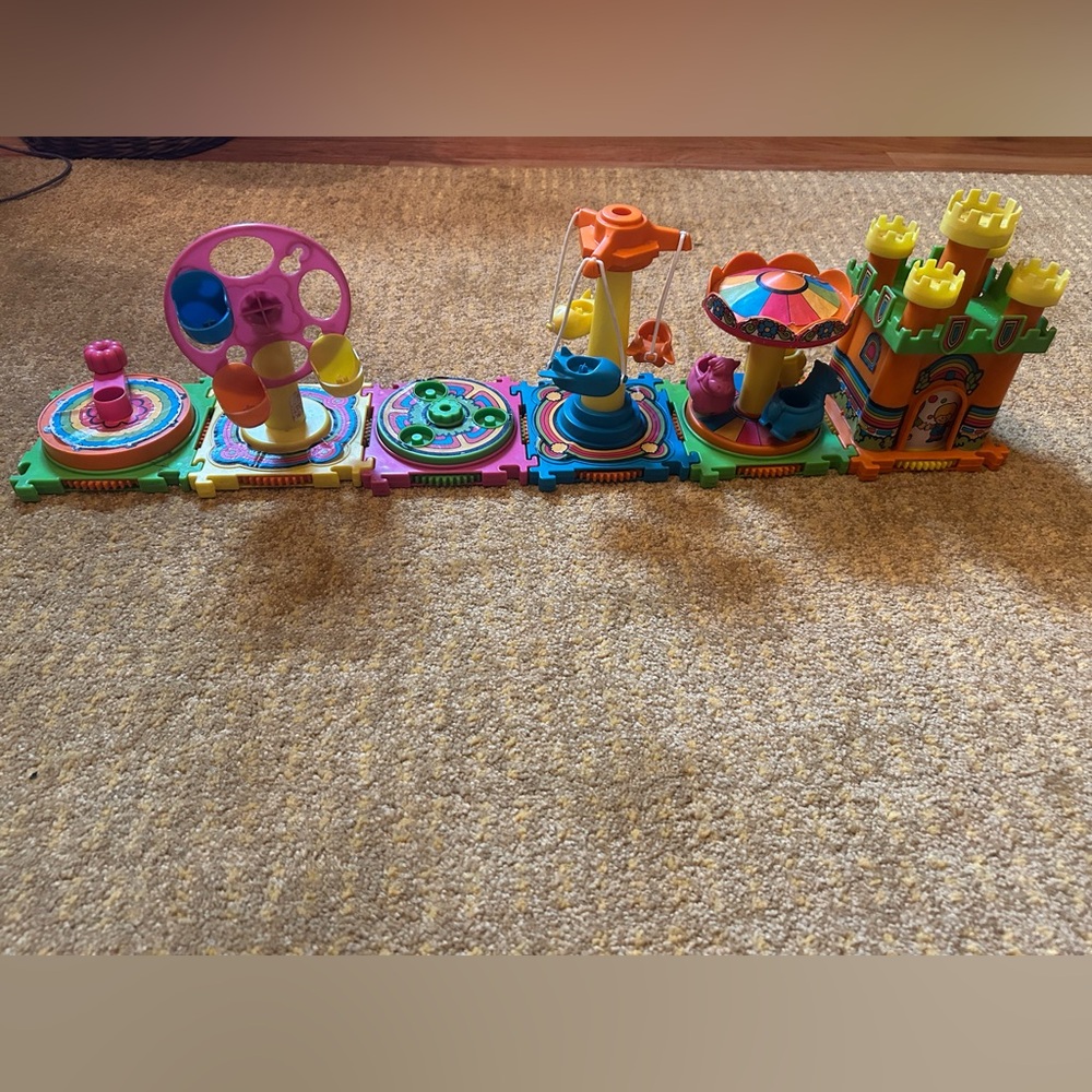 Vintage 1976 General Mills Fun Group, Inc Amusement Park Toy Set